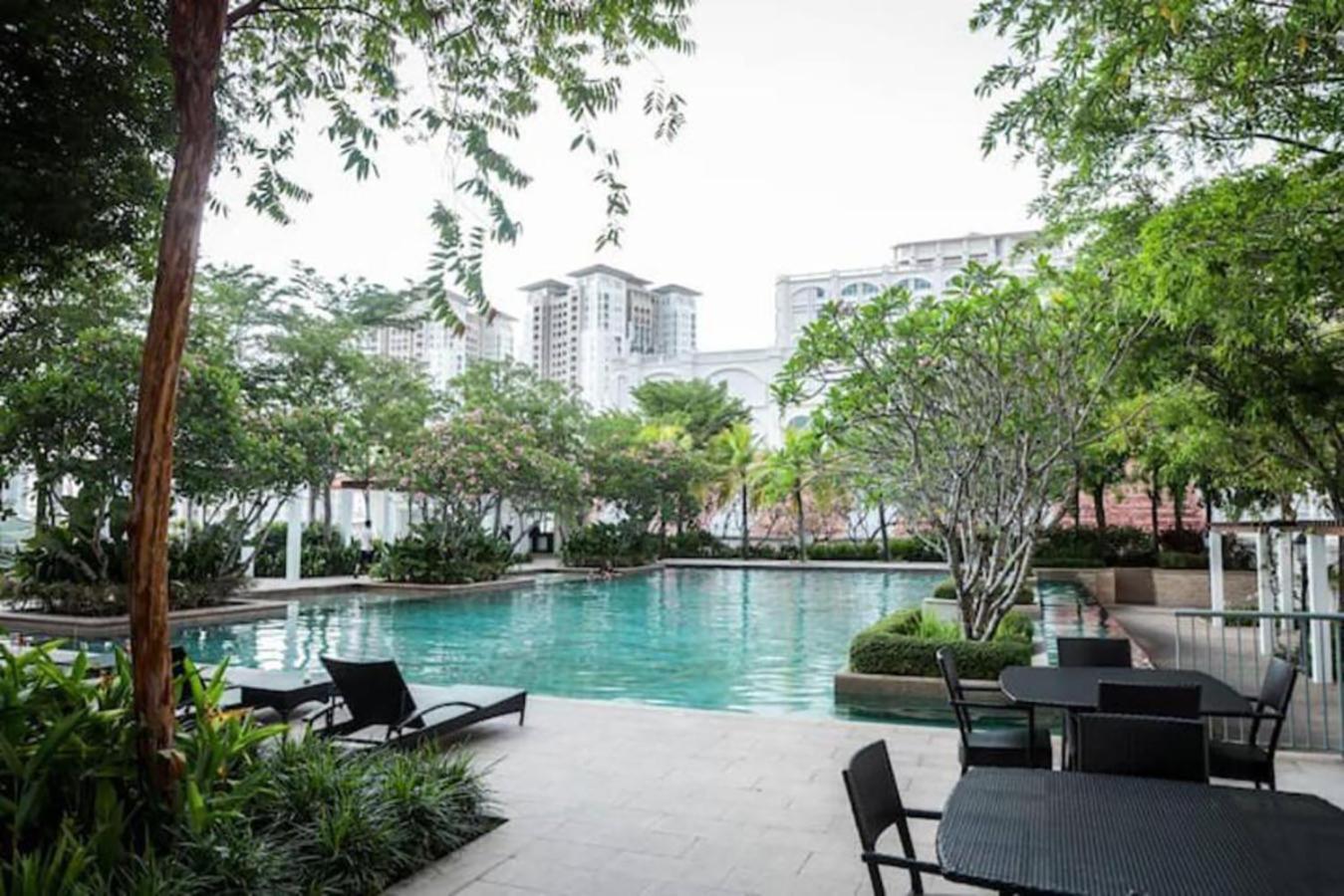 Tree Premier Suite Strait Quay Luxury Marina Suite Tanjung Tokong Экстерьер фото